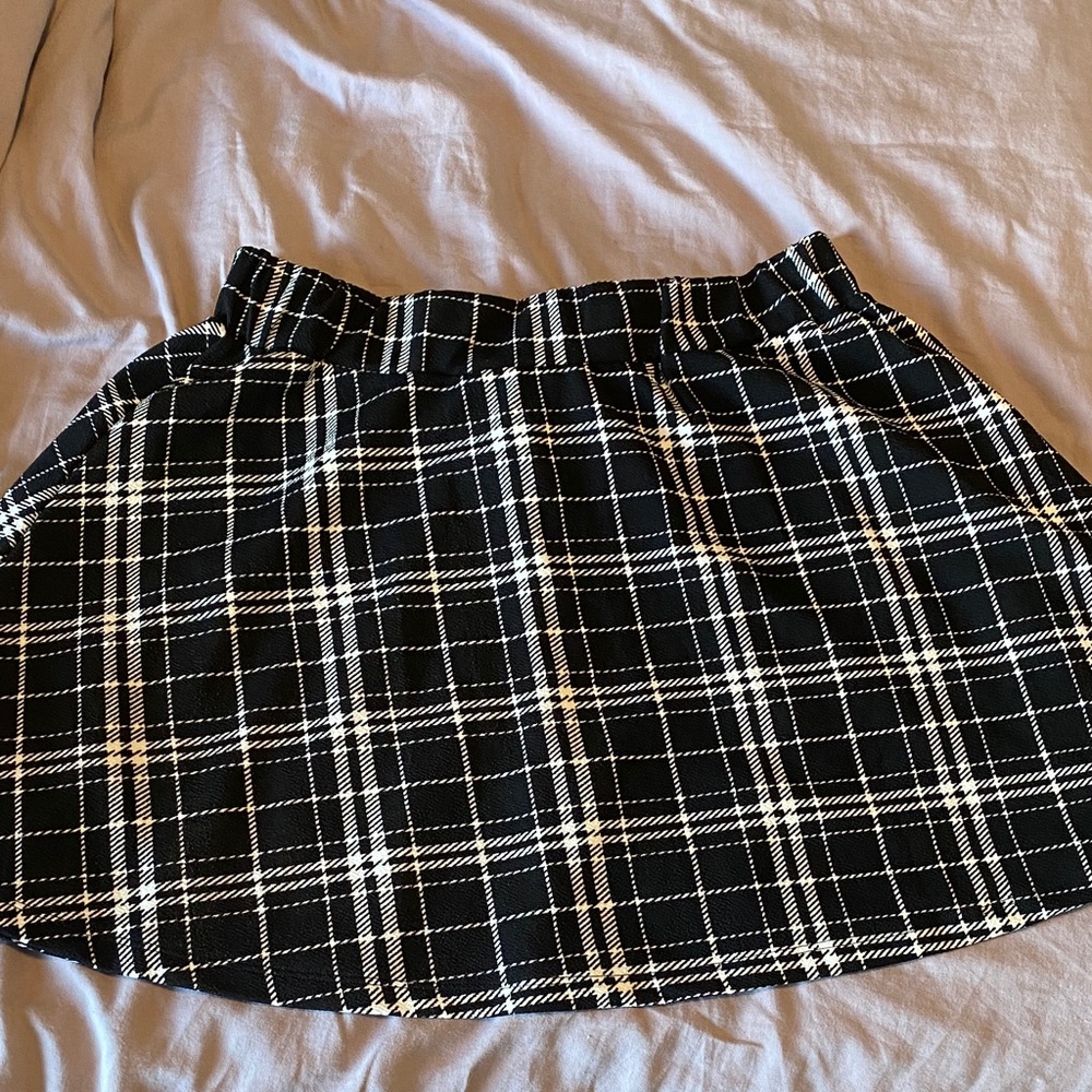 SHEIN Black & White Plaid Skater Mini Skirt